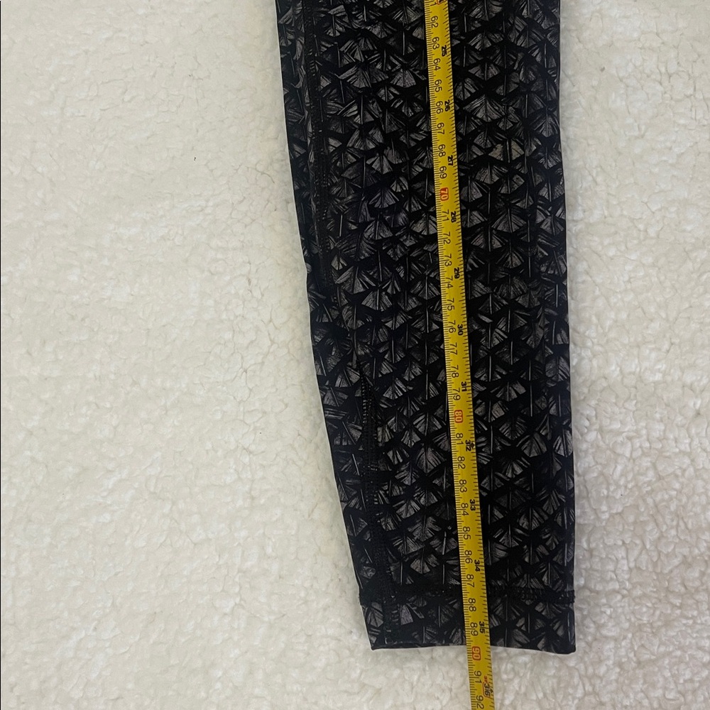 Lululemon Wunder Under Feather Print Size 8 - Picture 8 of 11